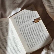 Load image into Gallery viewer, Magnetic Cat Paw Bookmarks
